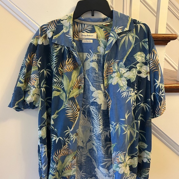 Tommy Bahama 100% silk - Picture 1 of 2